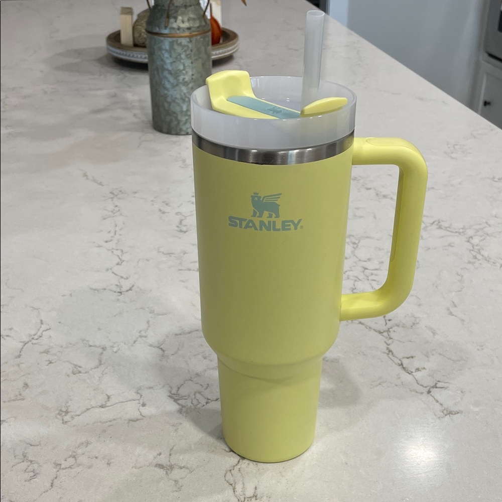 Yellow 40oz Stanley tumbler. NWOT
